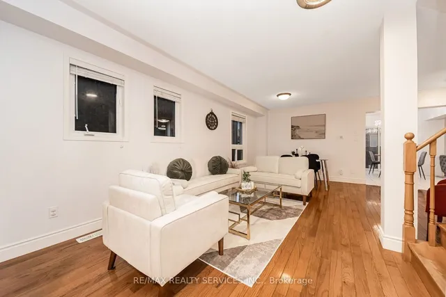 Additional image 5 of 77 Crown Victoria Dr