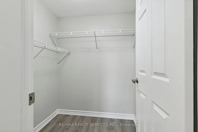 Additional image 6 of 8 TOLEDO Lane