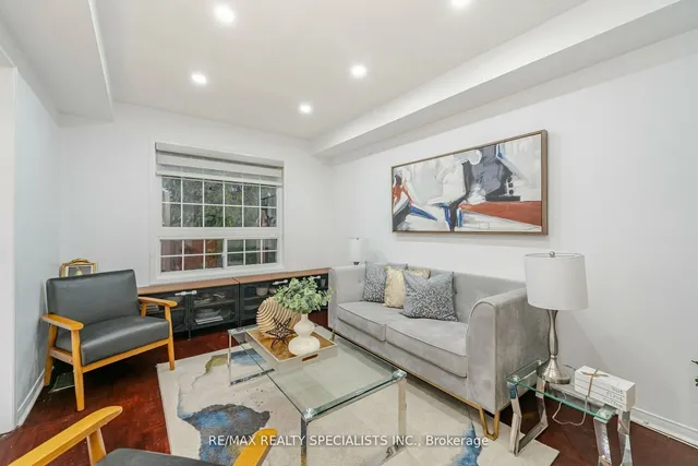 Additional image 10 of 76 Thunderbird Tr