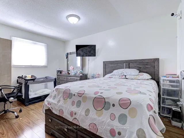 Additional image 32 of 92 Simmons Blvd