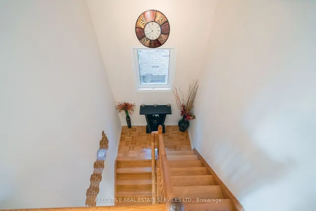 Additional image 30 of 13 Percy Gate