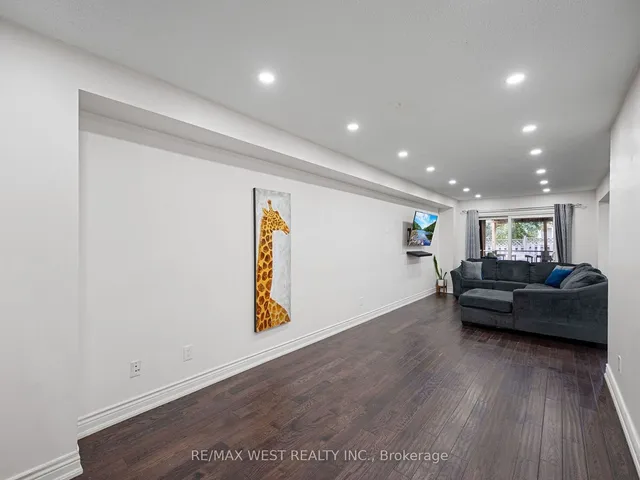 Additional image 3 of 126 Sandmere Ave