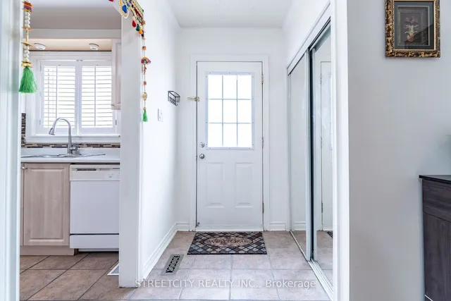 Additional image 4 of 57 Town House Cres