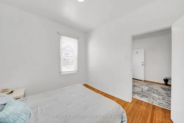 Additional image 33 of 740 Lansdowne Ave
