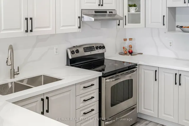 Additional image 9 of 120 Railroad St Unit 14