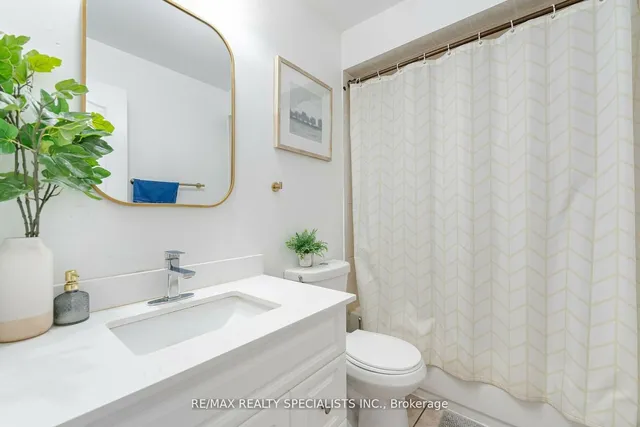 Additional image 26 of 76 Thunderbird Tr