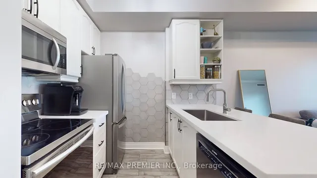 Additional image 14 of 100 John St Unit 1309