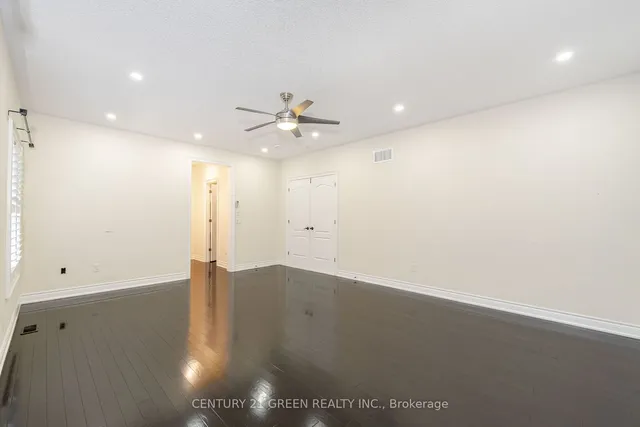 Additional image 14 of 20 Foothills Cres