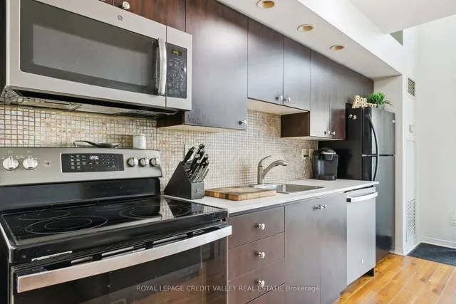 Additional image 12 of 215 Queen St Unit 217