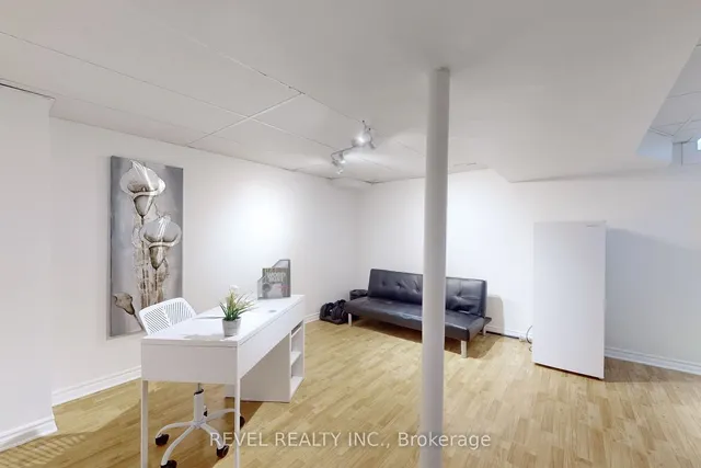 Additional image 22 of 20 Wickstead Crt