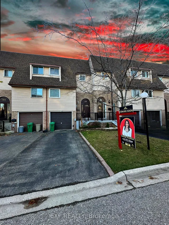 22 Rosset Cres Unit 22