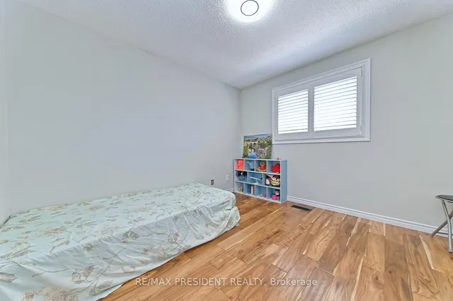 Additional image 31 of 6 Abelard Ave