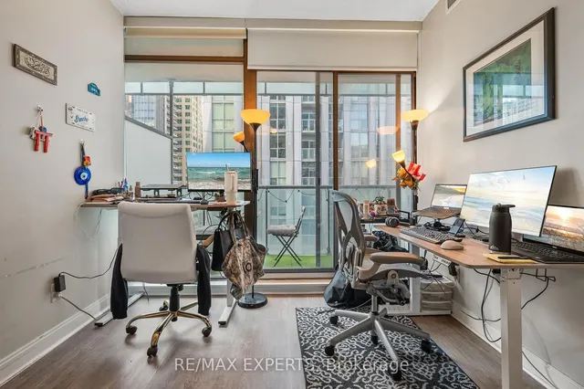 Additional image 14 of 18 Yorkville Ave Unit 1104