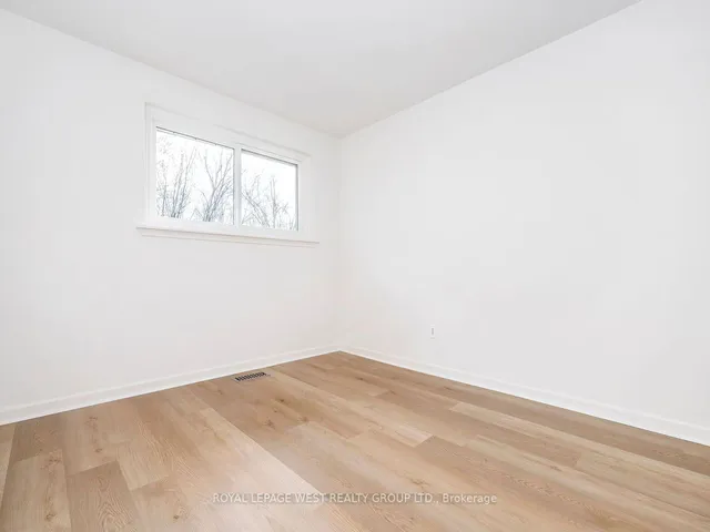 Additional image 18 of 33 Syracuse Cres