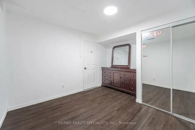 Additional image 34 of 32 Giza Cres