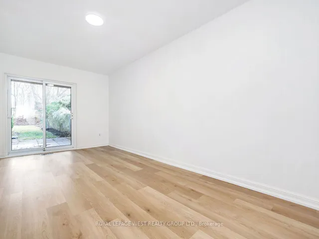 Additional image 26 of 33 Syracuse Cres