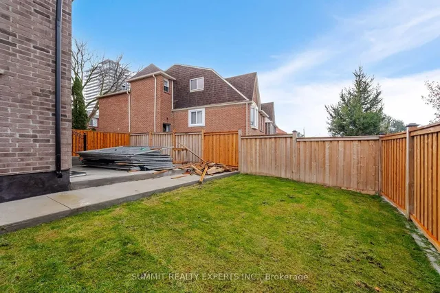 Additional image 40 of 9 Keewatin Gate