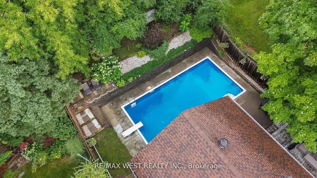 Additional image 29 of 34 Lorraine Cres