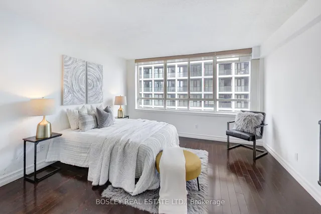 Additional image 20 of 633 Bay St Unit 2005