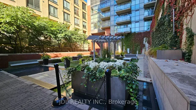 Additional image 14 of 775 King St Unit 521