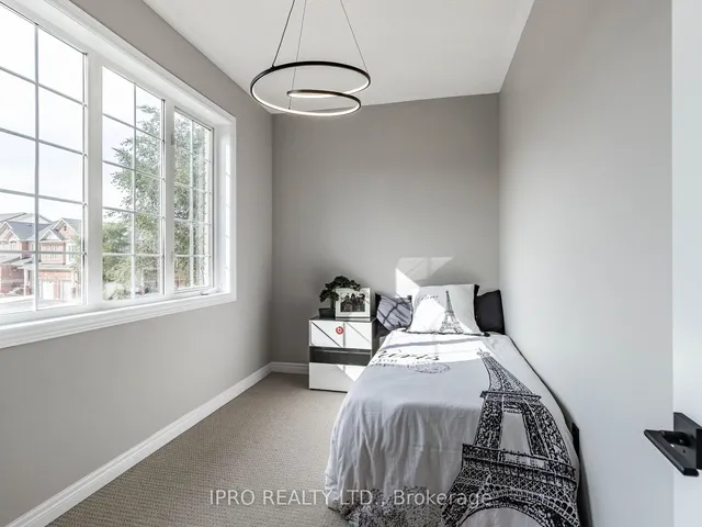 Additional image 30 of 55 Stoneylake Ave