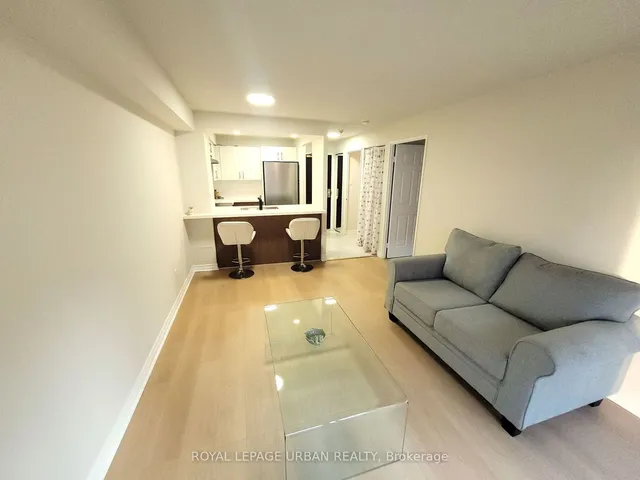 Additional image 11 of 736 Bay St Unit 1101