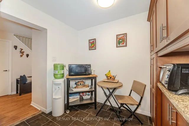 Additional image 16 of 16 Montrose Pl