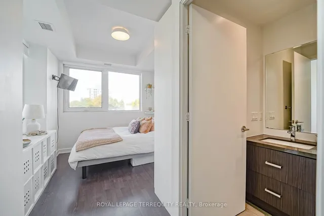 Additional image 20 of 501 St. Clair Ave Unit 301