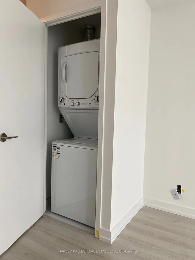 Additional image 16 of 33 Helendale Ave Unit 2409