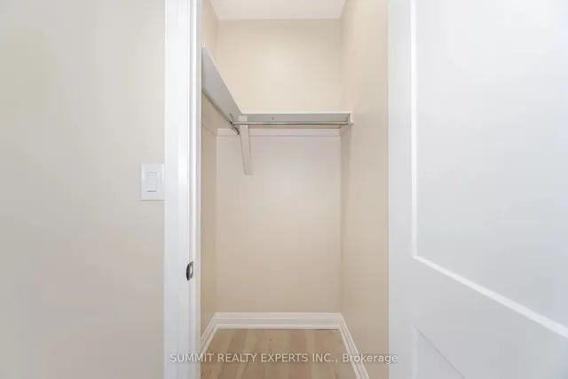 Additional image 28 of 9 Keewatin Gate