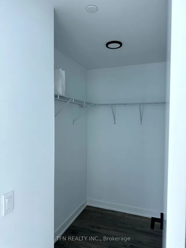 Additional image 21 of 327 King St Unit 4105