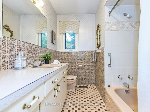 Additional image 20 of 43 Florida Cres