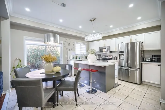 Additional image 16 of 102 Commodore Dr