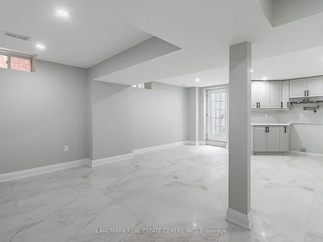 Additional image 29 of 64 Showboat Cres