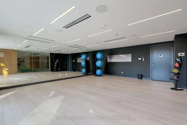 Additional image 33 of 101 Erskine Ave Unit 804