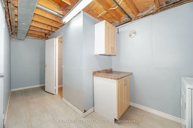 Additional image 33 of 8 Guildford Cres Unit 8