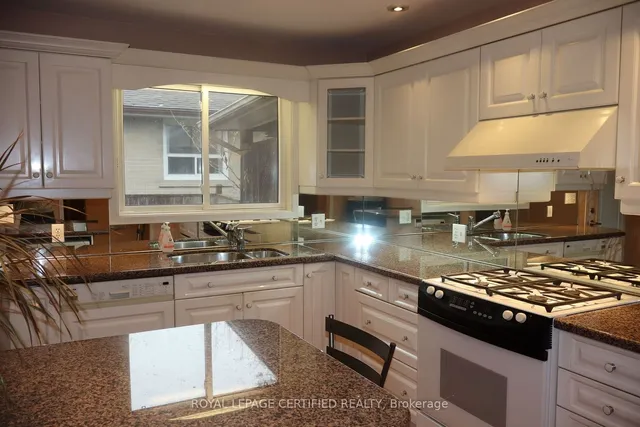 Additional image 9 of 35 Ladore Dr