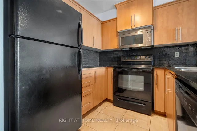 Additional image 6 of 8 Rosebank Dr Unit 16H