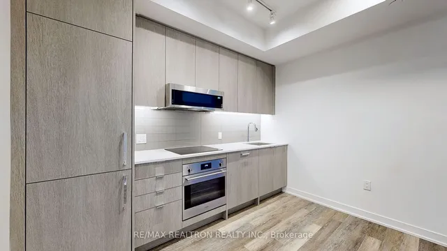 Additional image 16 of 250 Lawrence Ave Unit 501