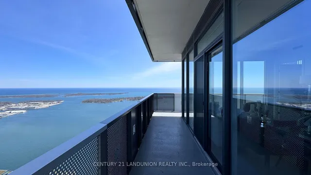 Additional image 29 of 138 Downes St Unit PH206