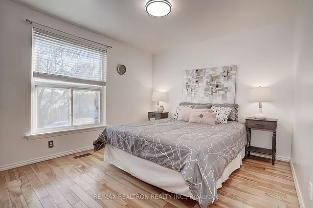 Additional image 27 of 73 Pettibone Sq