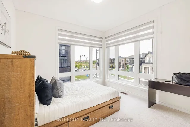 Additional image 26 of 54 Moorcroft Pl