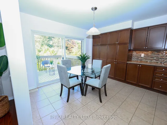 Additional image 12 of 74 Aylesbury Dr