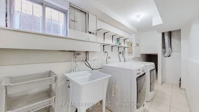 Additional image 35 of 105 Fairglen Ave