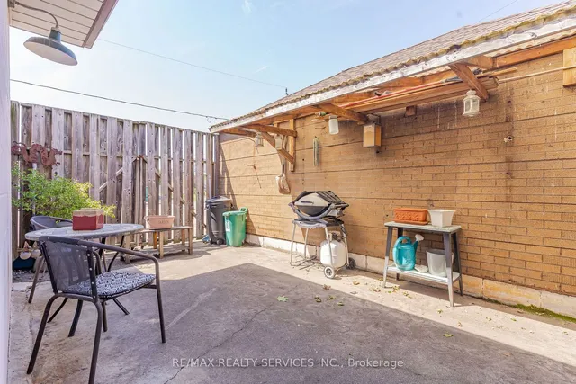 Additional image 23 of 1652 Jane St