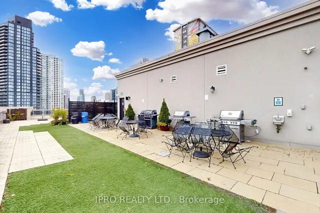 Additional image 37 of 225 Wellesley St Unit 701