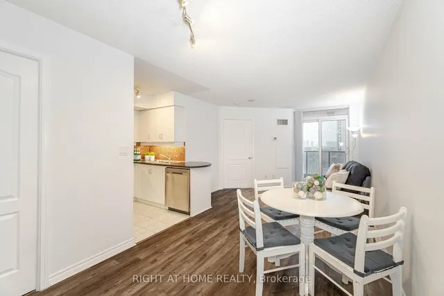 Additional image 23 of 2 Rean Dr Unit 813