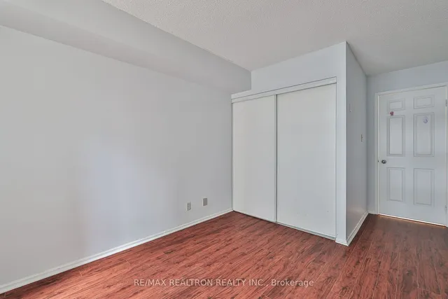 Additional image 26 of 44 Gerrard St Unit 811