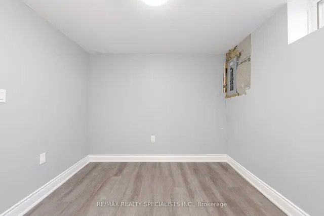 Additional image 29 of 18 Sanford Cres