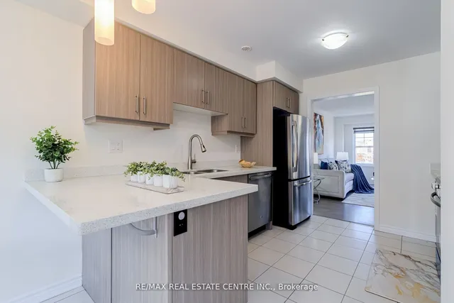 Additional image 15 of 4 Metro Cres